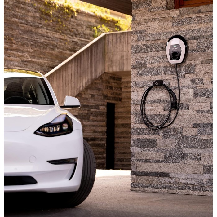 Dazebox c 7.4kw single-phase 32a charging station, ip55 ik10, wifi and bluetooth, white wall box with type 2 cable length 5m