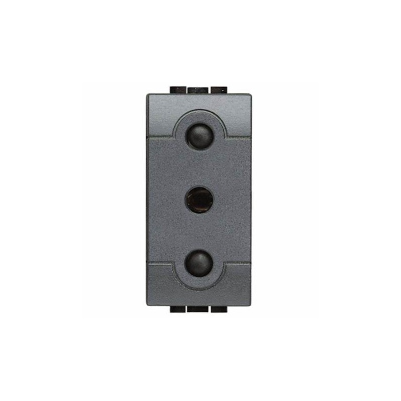2p+t 16a livinginternational socket 2p+t 16a livinginternational socket