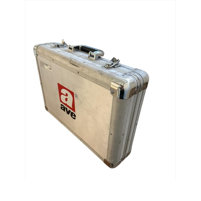 Aluminum case for sample collection